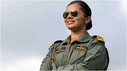 शिवांगी सिंह भारतीय वायुसेना की पहली महिला पायलट