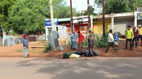 Tragic road accident on Gandai-Kawardha main road