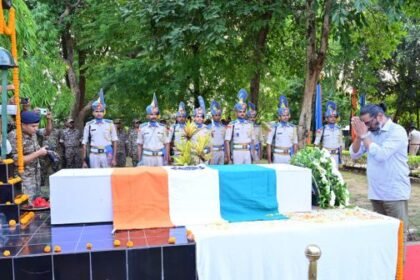 Honorable Governor Santosh Kumar Gangwar and Honorable Chief Minister Hemant Soren paid tribute to martyr CRPF soldier Satyawan Kumar Singh