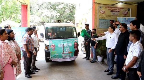 Anti-drug campaign intensifies in Dhanbad, awareness chariot flagged off by Municipal Corporation