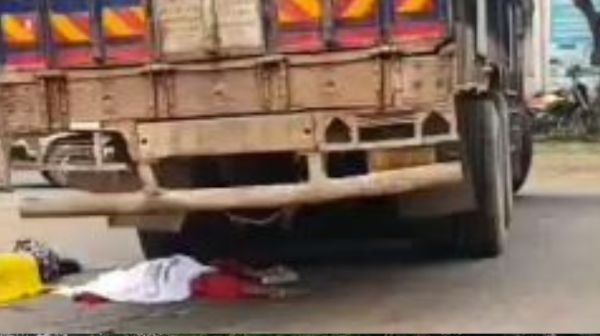 Ambikapur: Horrible road accident, girl dies a painful death after being hit by a truck