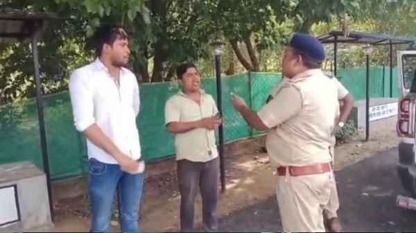 Ruckus in Ramanujganj: BJP leaders misbehave with the team that went to seize liquor