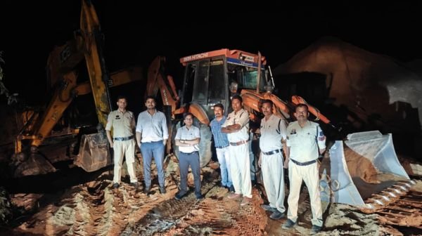 Dhamtari: A youth was attacked with a knife in the Liler sand mine, the dominance of sand mafia