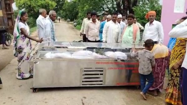 A dumper took the life of a youth in Bagdongri, Seoni, villagers erupted in anger