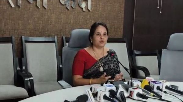 Press conference of Municipal Corporation Mayor Meenal Choubey begins