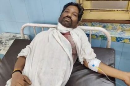 Dhamtari: A watchman posted in the water resources department tried to commit suicide by slitting his throat with a knife