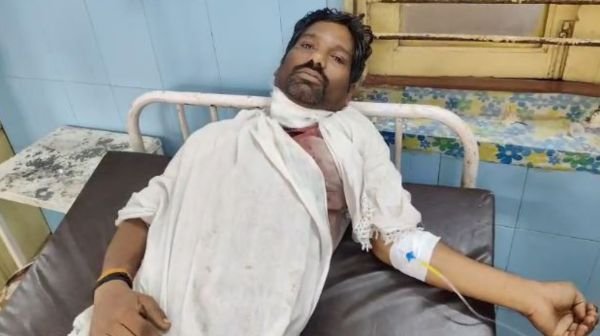 Dhamtari: A watchman posted in the water resources department tried to commit suicide by slitting his throat with a knife