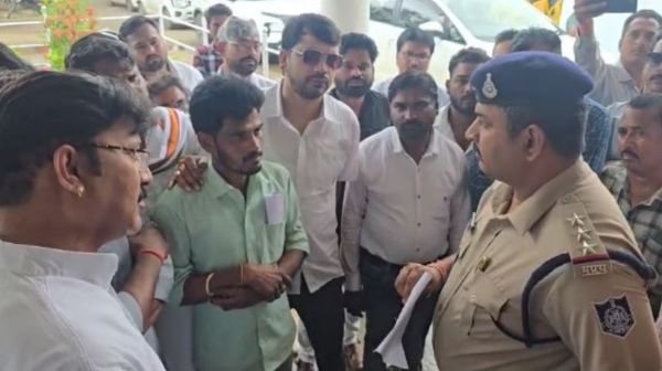 Anuppur: Naib Tehsildar accused of illegal mortgage, former MLA opposes encroachment action