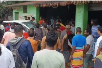 Ambikapur-Kanthi: Car overturned due to driver's negligence, family injured