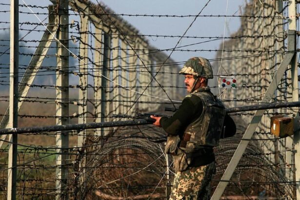 LoC पर फेंसिंग विवाद