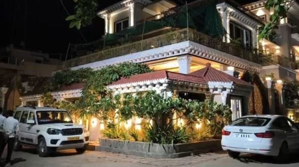 Raipur: Police takes major action at the house of history-sheeter Rohit Tomar