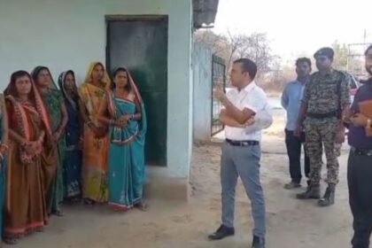 Collector Janmejay Mahobe inspected the Mahuda Kosa Production Center