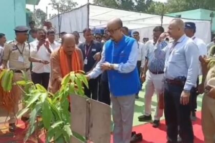 Gariaband's Madwadih became the Governor's adopted village