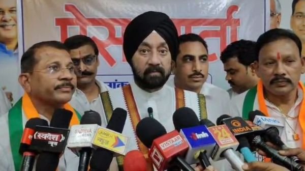 Congress press conference against education rationalization