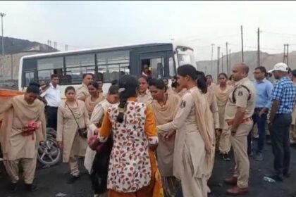 Land-displaced people protesting for employment arrested