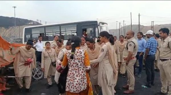 Land-displaced people protesting for employment arrested