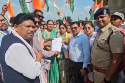 Assembly level Save Constitution rally organized, Congress gheraoed BEO office