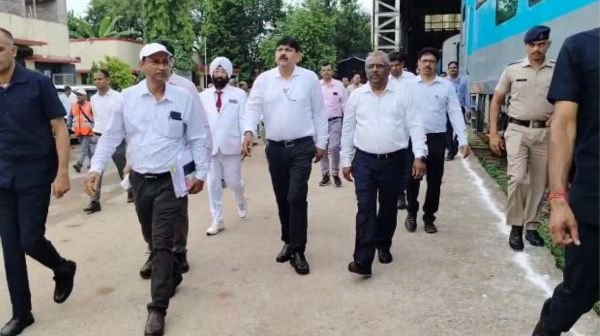 GM Tarun Prakash inspected Durg Railway Station