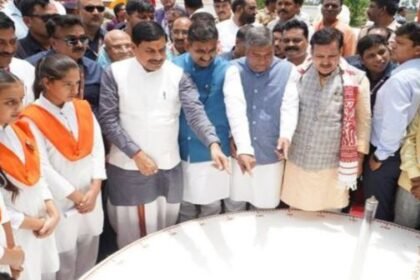 Chief Minister Dr. Yadav became a teacher