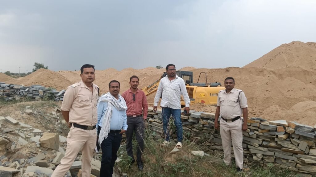 Administration takes strict action against illegal sand storage in Mahasamund