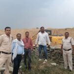Administration takes strict action against illegal sand storage in Mahasamund