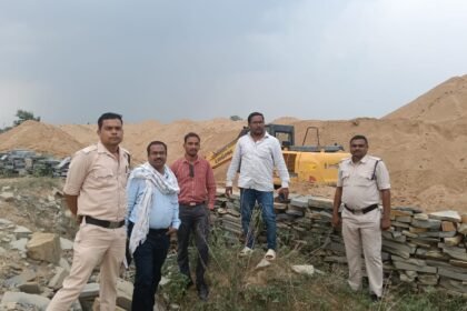Administration takes strict action against illegal sand storage in Mahasamund