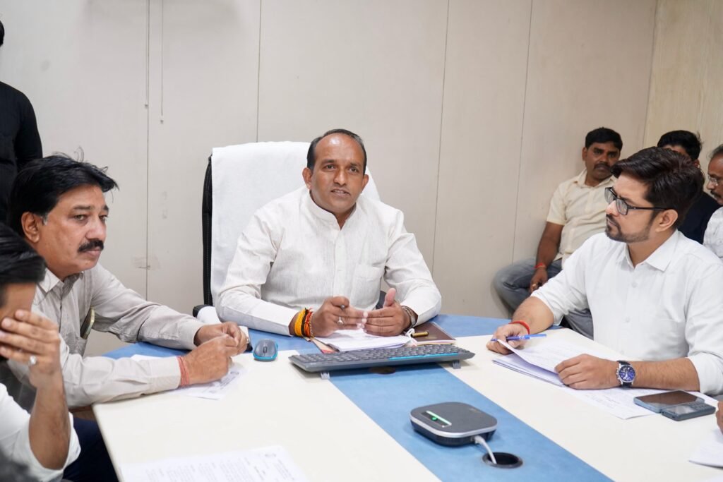 nigam-adhyaksh-kishan-survyanshi-ward-committee-meeting-bhopal