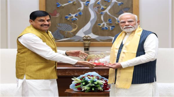 Chief Minister Dr. Yadav met Prime Minister Shri Modi