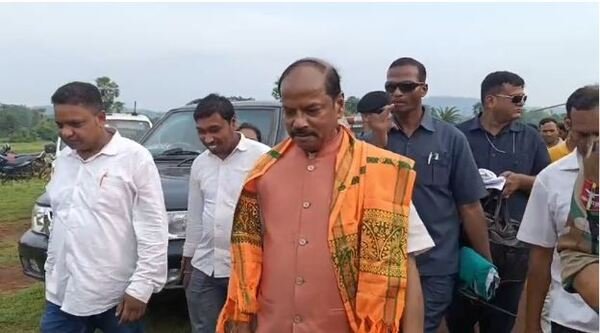 Former Chief Minister Raghuvar Das's visit to Pakur: Launched a scathing attack on Hemant government