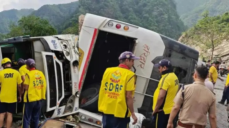 ऋषिकेश-बदरीनाथ हाईवे हादसा टेंपो ट्रैवलर