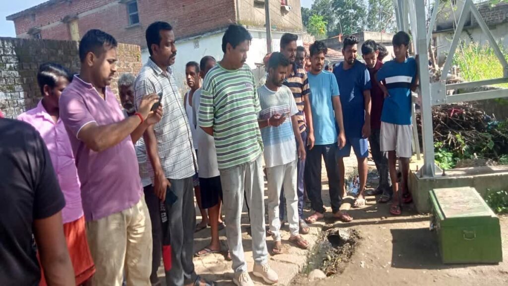 गिरिडीह में तीन घरों में लाखों की चोरी