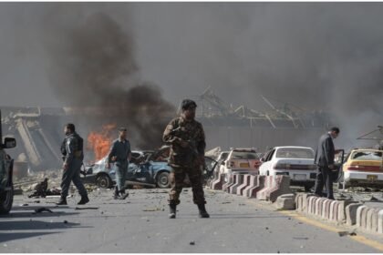 पाकिस्तान में आत्मघाती कार बम धमाका