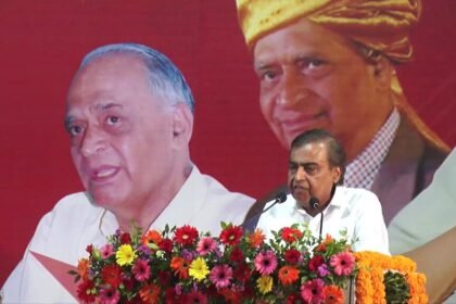 प्रोफेसर एमएम शर्मा mukesh ambani