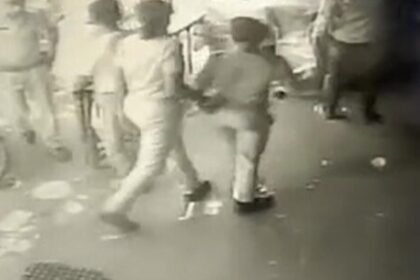 रांची में थाने पर भीड़ का हमला