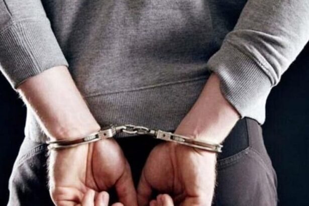 सरायकेला में रिश्वत लेते राजस्व कर्मचारी गिरफ्तार