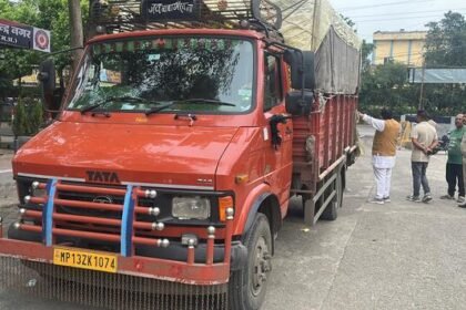 इंदौर में राशन तस्करी का पर्दाफाश: 200 कट्टे गेहूं-चावल के साथ मिनी ट्रक जब्त