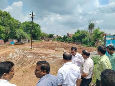 चेतकपुरी-महल रोड फिर धंसी: ठेकेदार पर लापरवाही के गंभीर आरोप,भोपाल से जांच टीम पहुंची