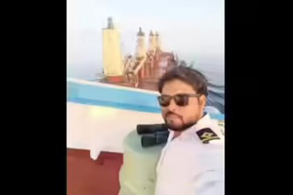 आगरा के मनीष यादव की इंडोनेशिया में दर्दनाक मौत: मर्चेंट नेवी के जहाज से फिसलकर समुद्र में गिरे