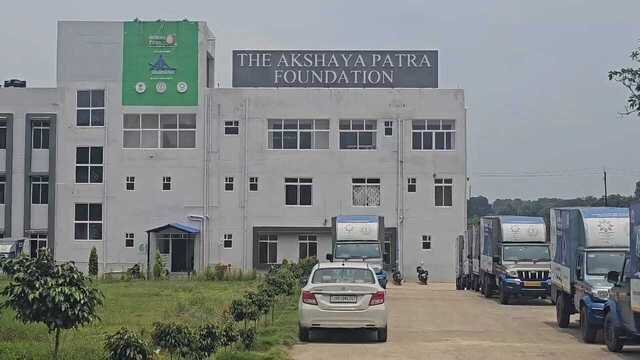 बच्चों के भविष्य की योजना अधर में, जयंत सिन्हा बोले- अफसरों के पैर भी पकड़ लूंगा