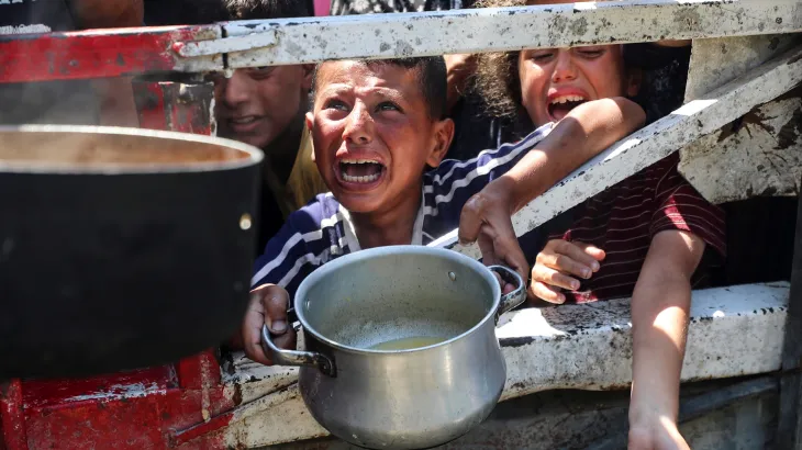 गाजा में भुखमरी से बिगड़े हालात: एक महीने में कई बच्चों की मौत, यूएन की चेतावनी