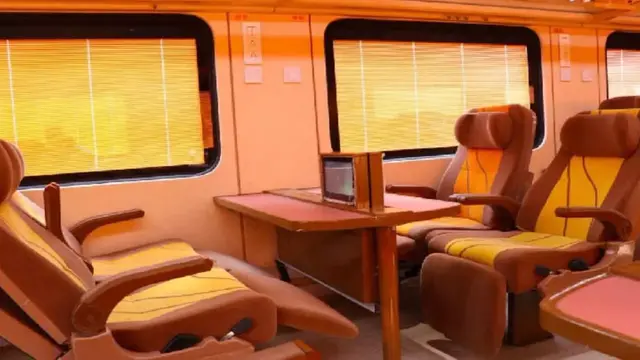 MP की पहली तेजस एक्सप्रेस: इंदौर से मुंबई अब तेजस के साथ