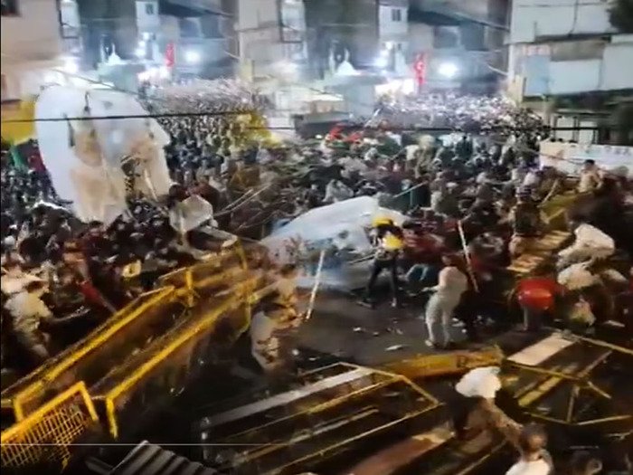 उज्जैन में मोहर्रम जुलूस के दौरान बवाल: तय रूट तोड़ा, बैरिकेड गिराई, पुलिस ने की सख्त कार्रवाई