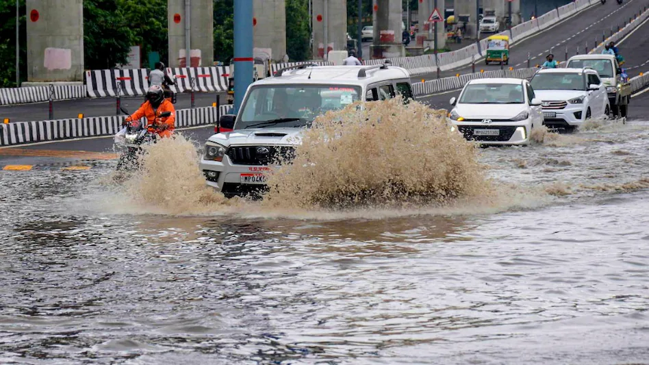 MP मानसून LIVE: भारी बारिश से कहर, कई जिलों में बाढ़ जैसे हालात