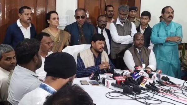 Union Minister Ramdas Athawale reached Raipur, press conference after review meeting