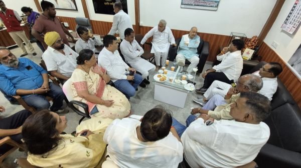 Ravindra Choubey's review meeting regarding Mallikarjun Kharge's Raipur visit