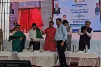 Korea: Minister of State for Coal Satish Chandra Dubey accorded a grand welcome at Charcha Mines