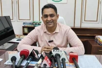 A snake entered the Dhamtari DFO office, the forest department rescued it