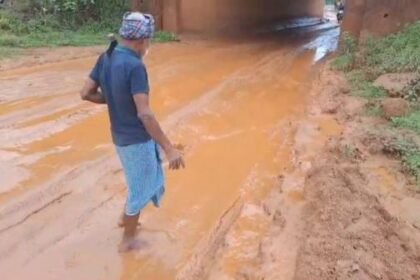 Antagarh: Pedestrians troubled by mud and waterlogging in the underbridge