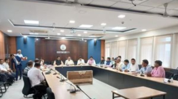 Parliamentary Official Language Committee praised the running of MBBS course in Hindi in Madhya Pradesh