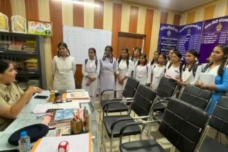 School children in Durg made an educational visit to Mohan Nagar Police Station